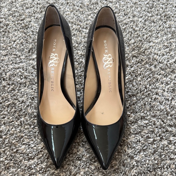 Rock & Republic Shoes - Rock & Republic Glossy Black Heels